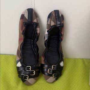 Burberry flats